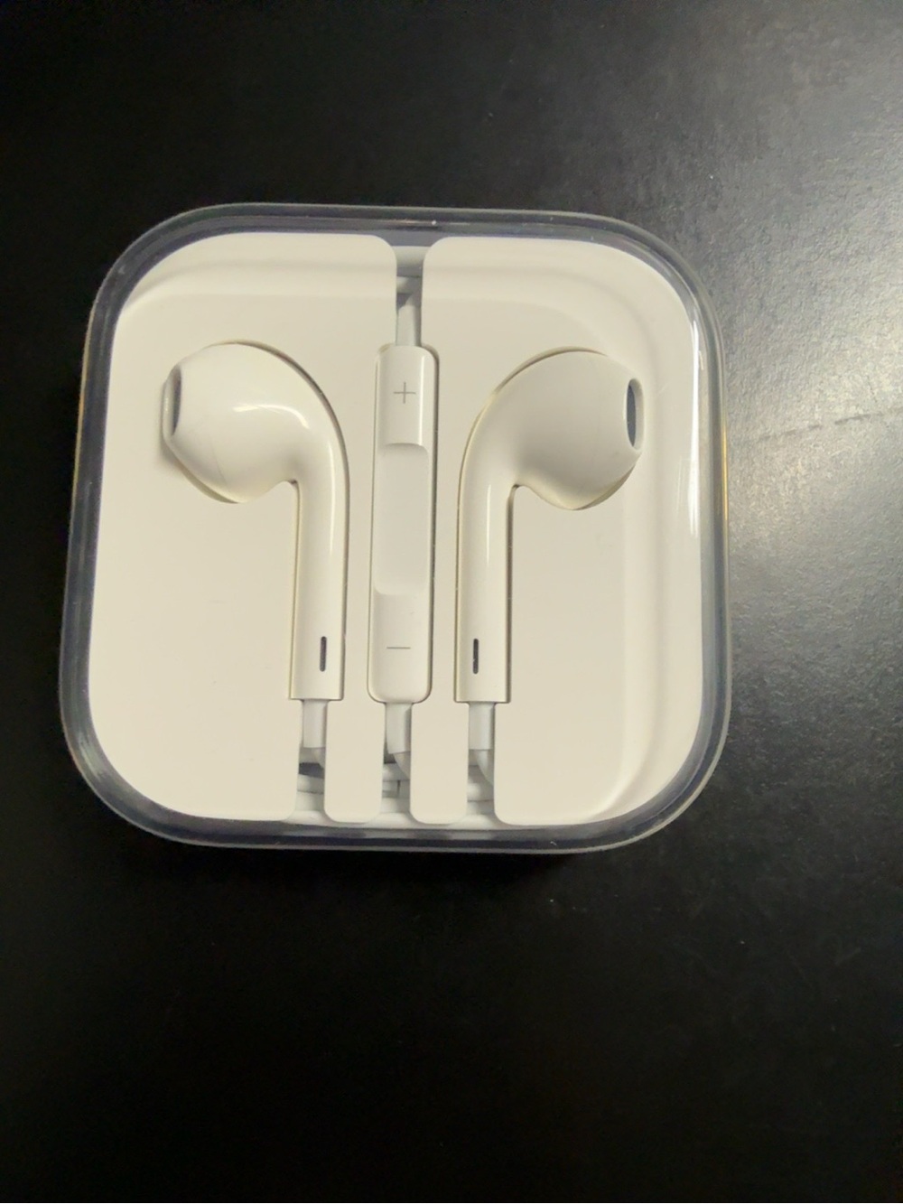 Apple EarPods with Remote & Mic 3.5mm Wired Headphones New